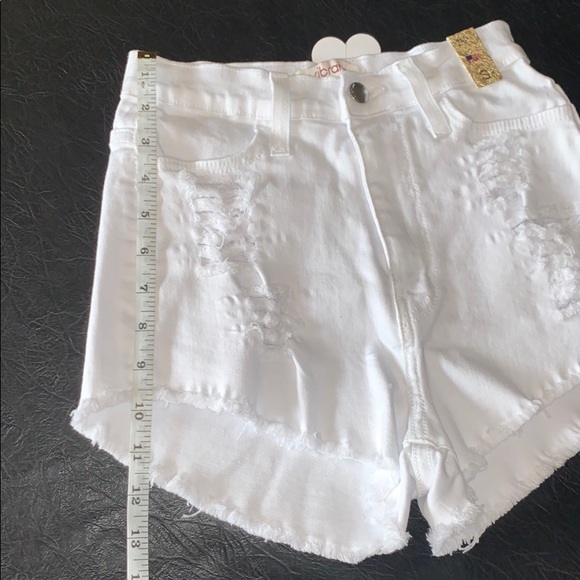 Hope's Pants - High waisted white shorts